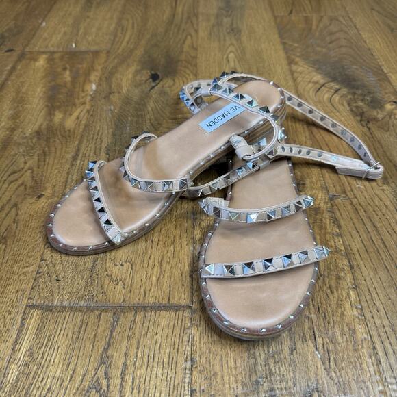 Steve Madden Women's Travel Studded Flat Pyramid Ankle Straps Sandals Sz 6 - Picture 3 of 4
